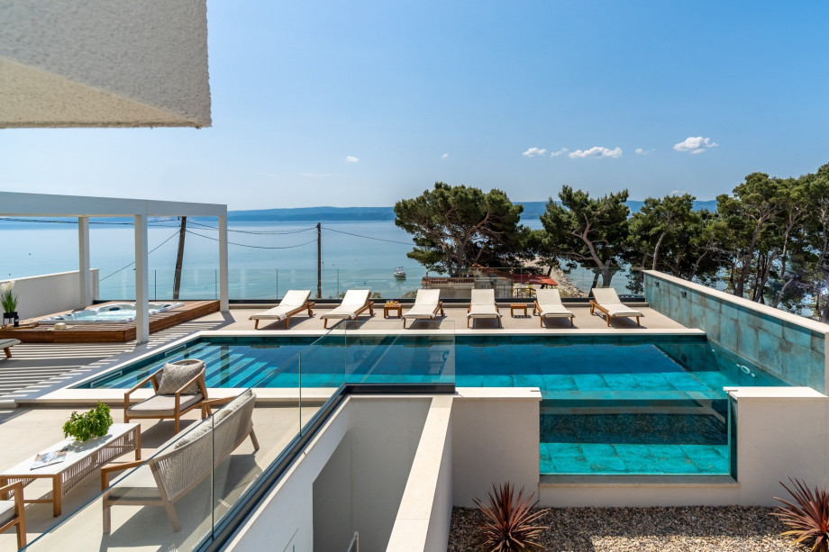 The villa is located only 10 meters away from the beautiful sandy beaches of Duće