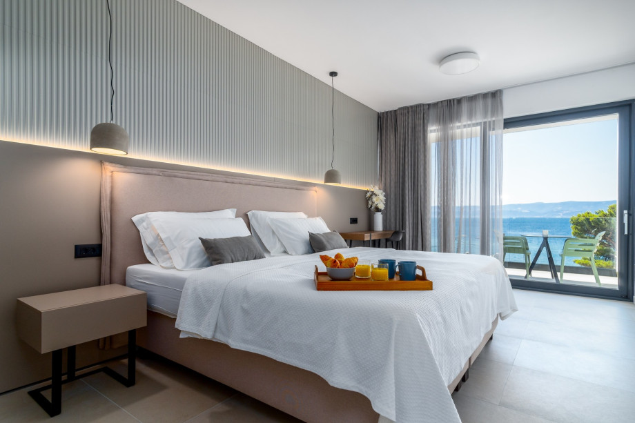 Bedroom No4 with king-size bed 180x200cm