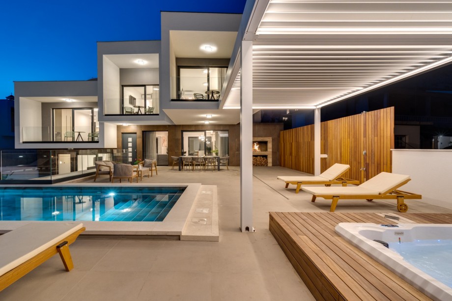 Come and taste the unspoiled and easy way of living in the Dalmatia