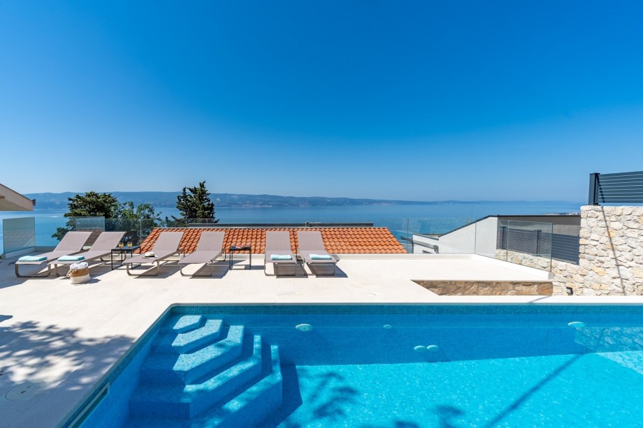 New! Villa Atopos with heated private pool, 5 bedrooms, Cinema room, panoramic sea views