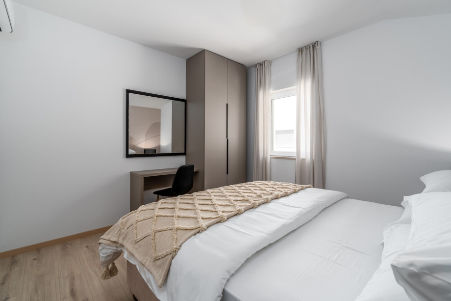 Bedroom No2 (12sqm) with queen size bed 160cm x 200cm, A/C.