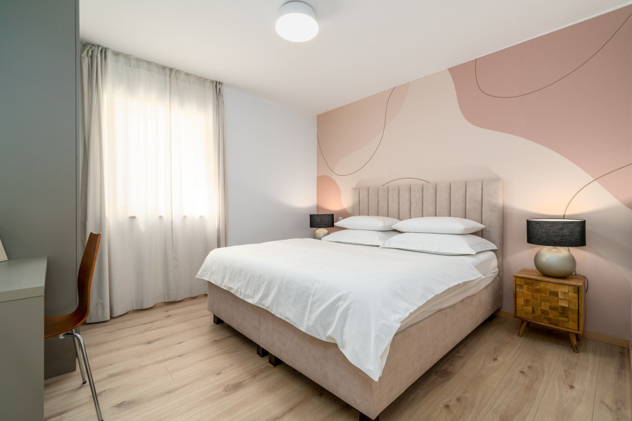 Bedroom NO3 (15sqm) with king size bed 180cm x 200cm, A/C