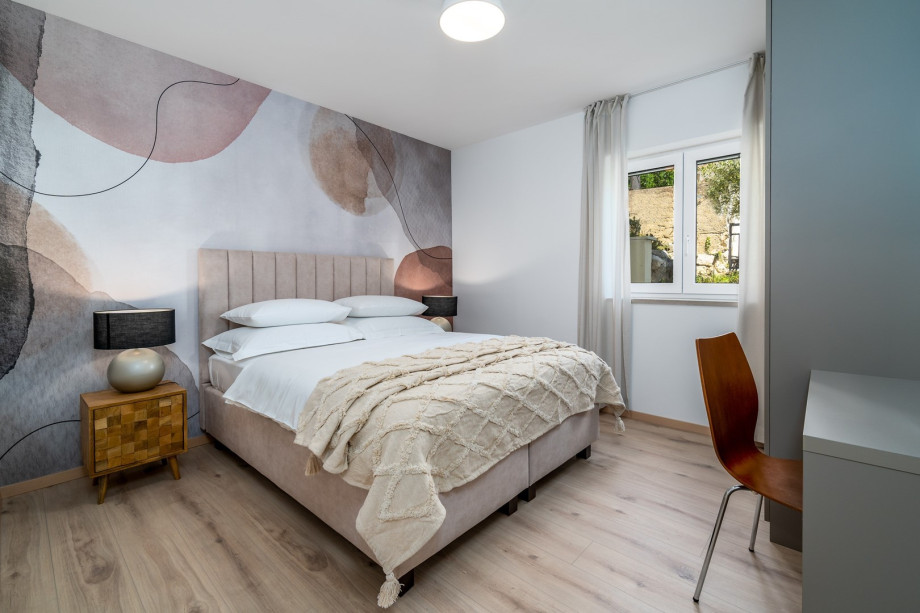 Bedroom No4 (12sqm) with queen size bed 160cm x 200cm, A/C