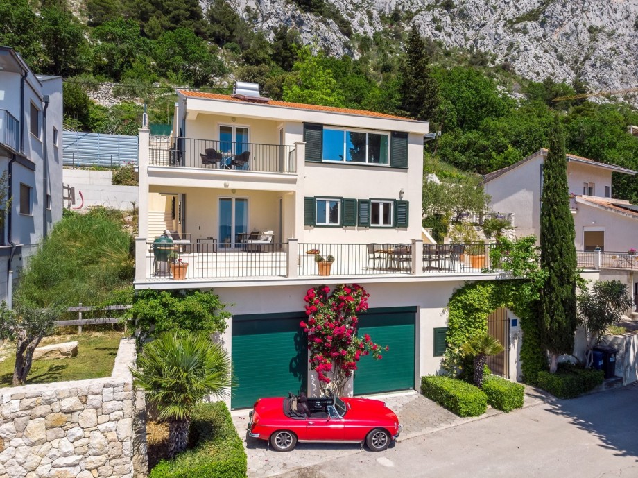 Villa Atopos is a very comfortable property that can accommodate 10+2 people