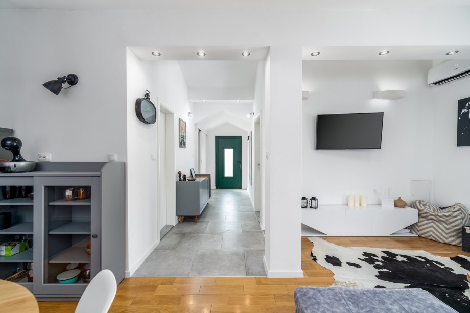 From the living area you have a balcony with pool views.