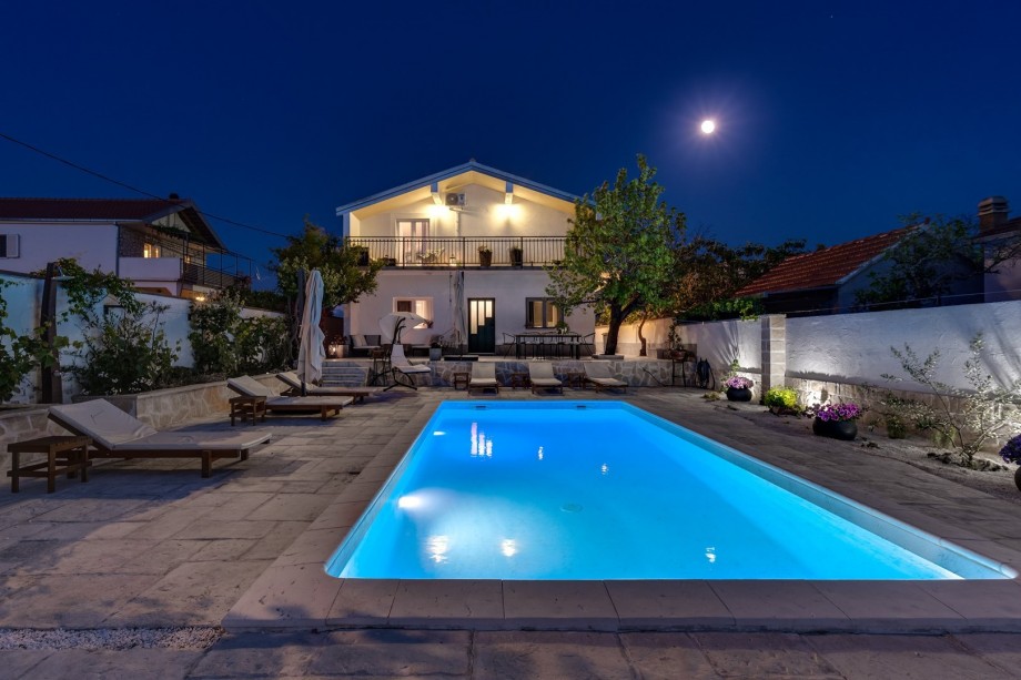 On your arrival, the owner will be at the property to give you information about the recommended activities