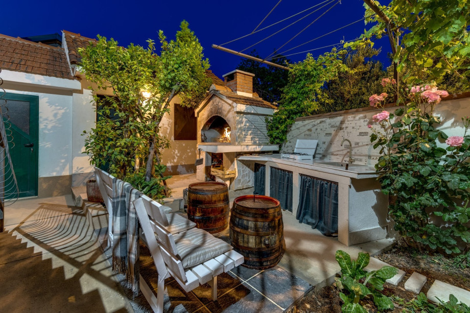 There is a parking lot secured for 3 cars in front of the property on the private lot, and the car is recommended.