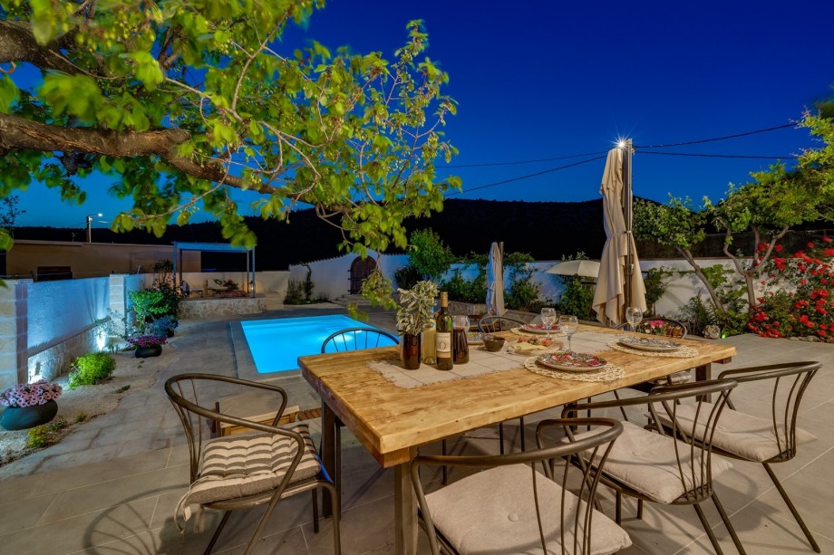 Offers free WiFi and it has air-conditioned living areas on both floors