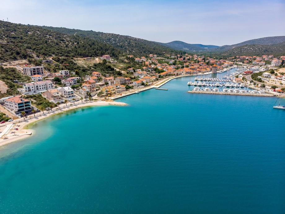 The proximity of the villa to the ancient cities of Trogir, Split, and Sibenik give you the opportunity to enjoy the ambiance of UNESCO cities in a short time