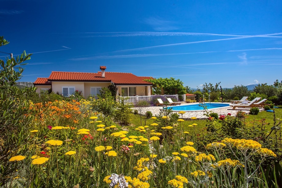 The owner is a passionate gardener so you will be surrounded with flowers