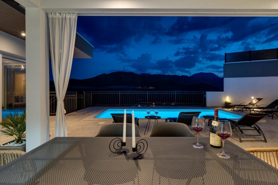 Carefully placed lighting completes the perfect experience of Dalmatian summer evenings