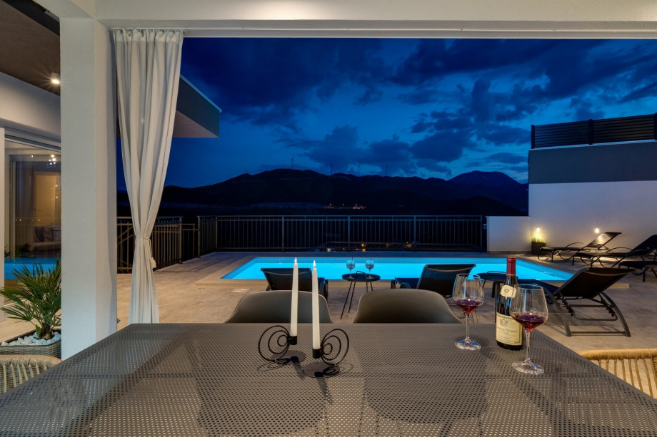 Carefully placed lighting completes the perfect experience of Dalmatian summer evenings