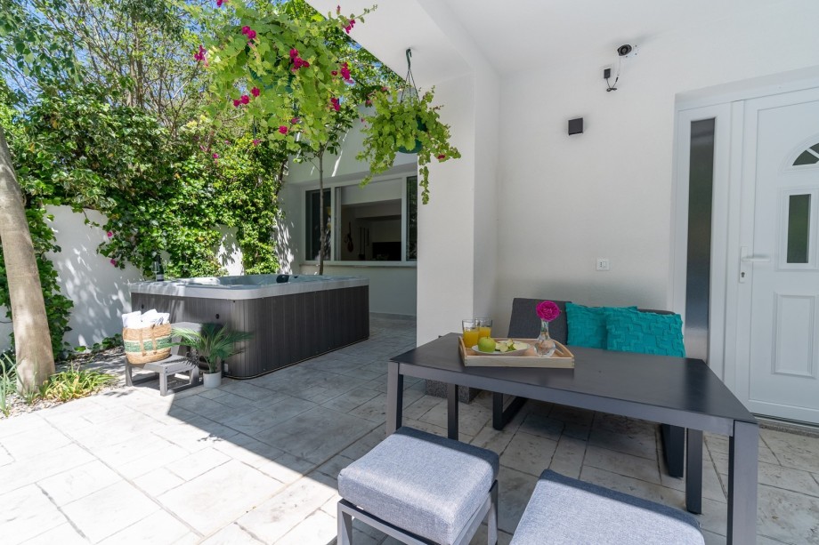 Surrounded by typical Mediterranean plants and beautiful hills