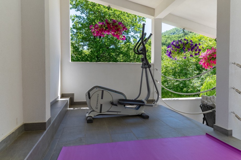 New! Villa Zara with 34 sqm heated Pool, Jacuzzi, Billiard, Table tennis, 8pax