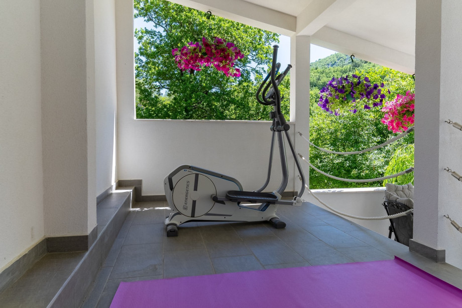 New! Villa Zara with 34 sqm heated Pool, Jacuzzi, Billiard, Table tennis, 8pax