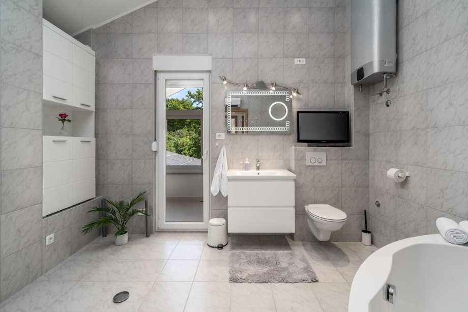 There is also a Family bathroom with a bathtub, a TV and a balcony 1,5m x 2m.