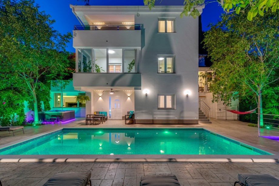 Car is highly recommended so you can explore this amazing environment where the sea, river and mountain connect into a unique and breathtaking landscape