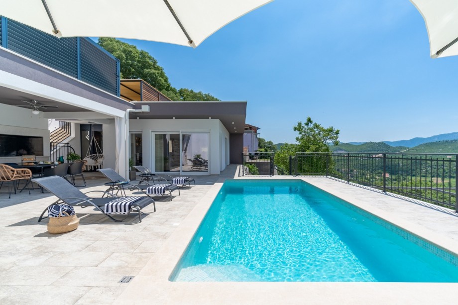 New! Villa Stella with 32 sqm private heated pool, Jacuzzi, Sauna, Media room, 3 bedrooms, 6+2 pax