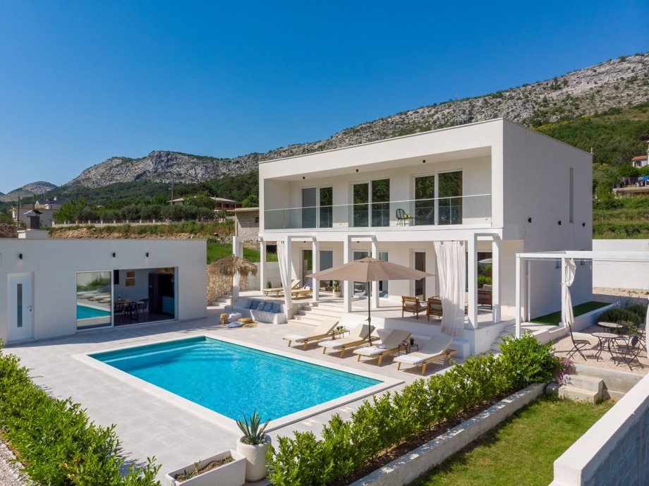 Peaceful and relaxing environment that you will enjoy and will give you the perfect excuse to relax