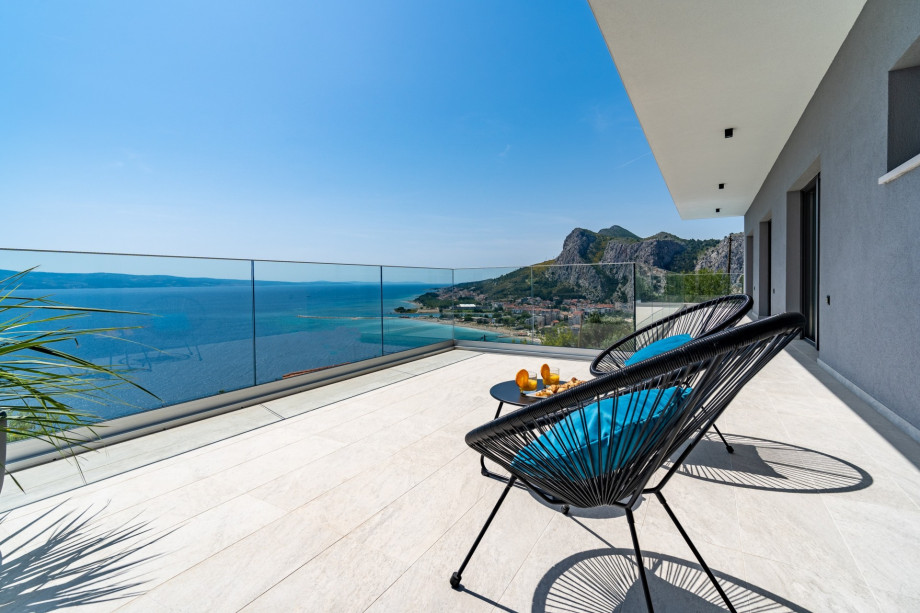 Big terrace in front of the bedrooms with stunning views