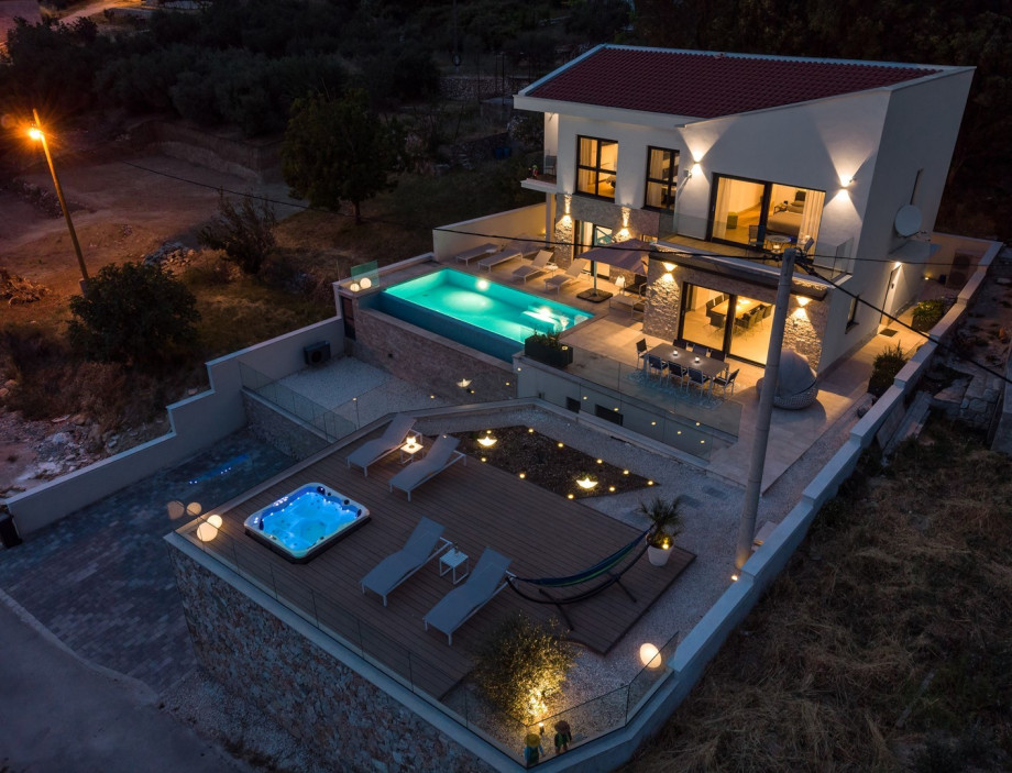 NEW! Seaview Villa Nautique, a 3-bedroom villa with a 32 sqm heated private pool and a Whirlpool.