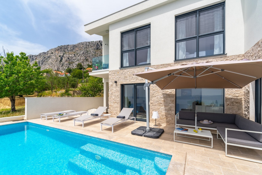 Surrounded by typical Mediterranean vegetation offering a quiet and peaceful stay