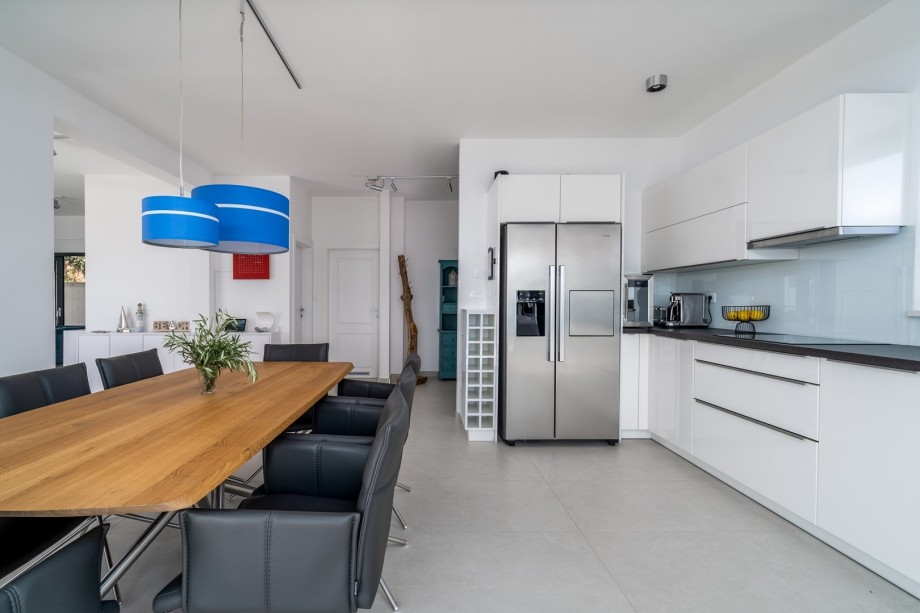 Fully air-conditioned and stylish living and dining room