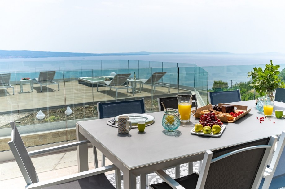 Crystal clear sea only 4km from the property