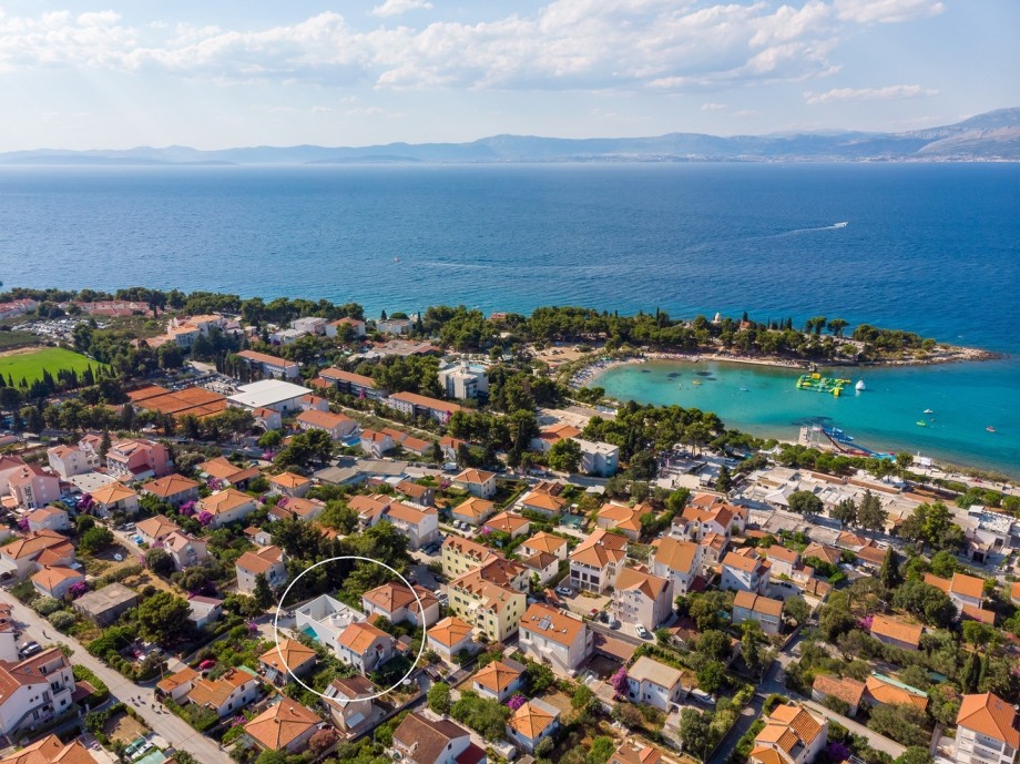 You can take a short 5-min walk to the pebble beach (50m) and sandy beach (1km), where the sea in this area is crystal clear and warm