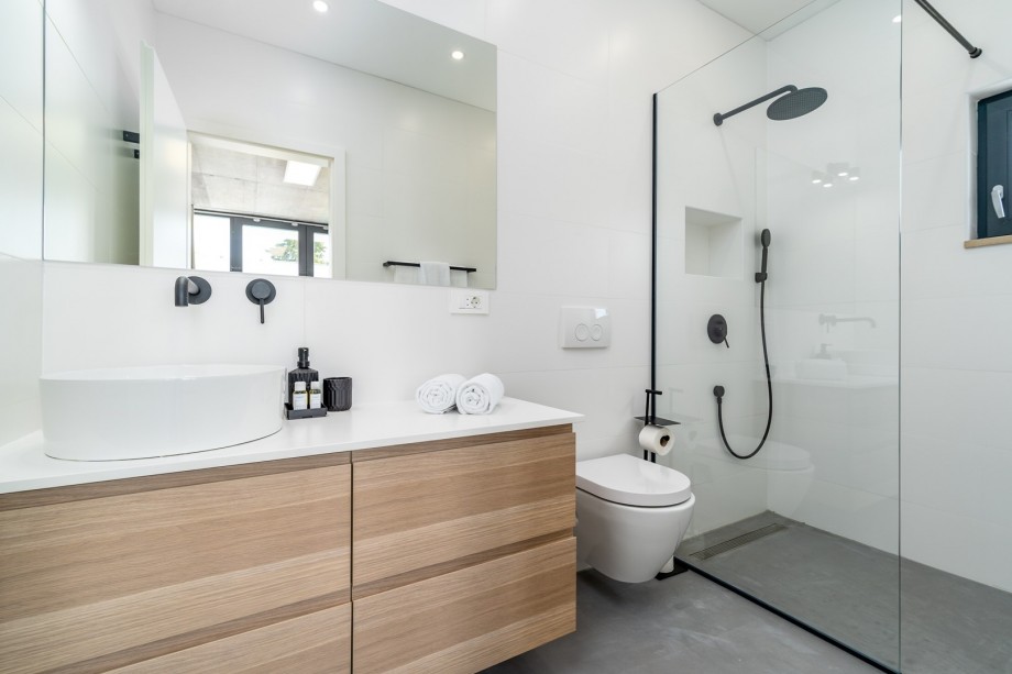 En-suite bathroom with a shower.