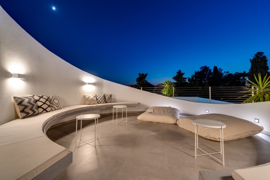 Relax and enjoy a glass of wine on hot summer evenings