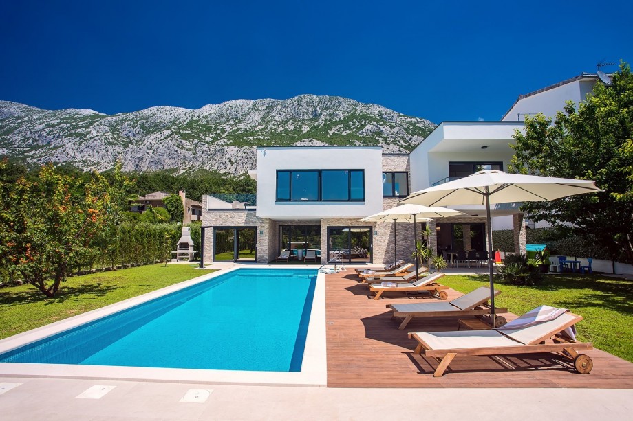 Villa Agava with heated pool, Jacuzzi, sauna, gym, 4 en-suite bedrooms