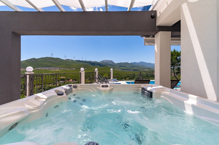 The local area is very unspoiled, and quiet and offers a really relaxed and stress-free vacation that you deserve
