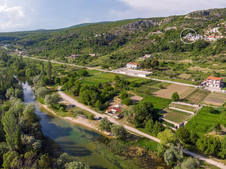 There is an opportunity to try whitewater rafting or canoeing on the Cetina river and the local guide can pick you up at the property and take you to this amazing activity