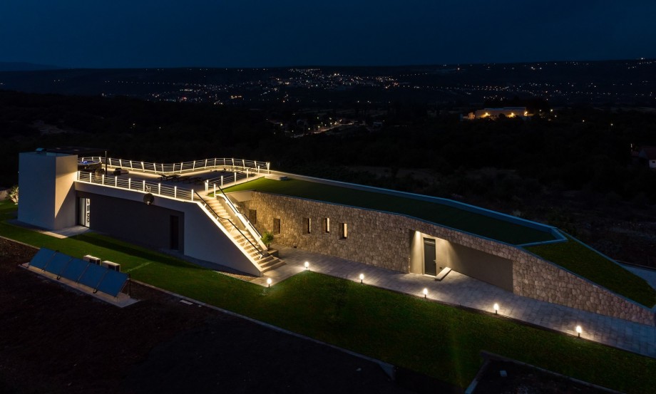 It is a very well equipped property furnished with high-quality and carefully selected materials