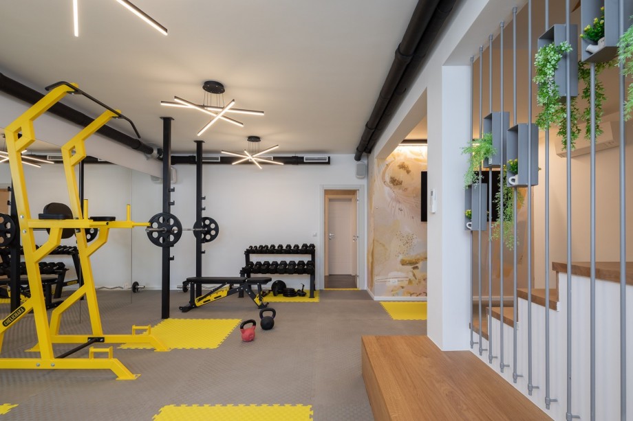 A fully equipped Gym with A/C and a Finnish sauna with a shower is next to the gym.