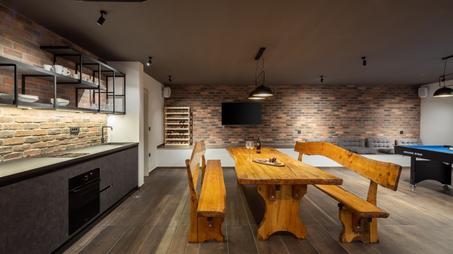 A fun zone with a fully equipped kitchen and dining area