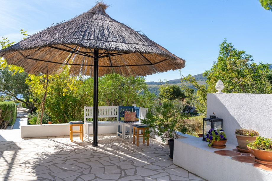 This is a unique location and the air is a mixture of mountain, sea and river air