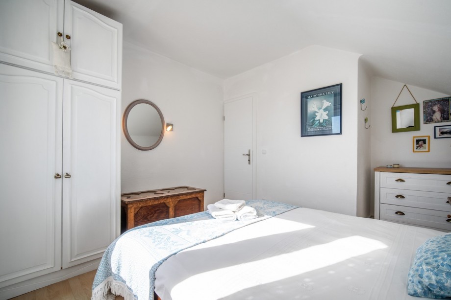 A bedroom No2 is airconditioned