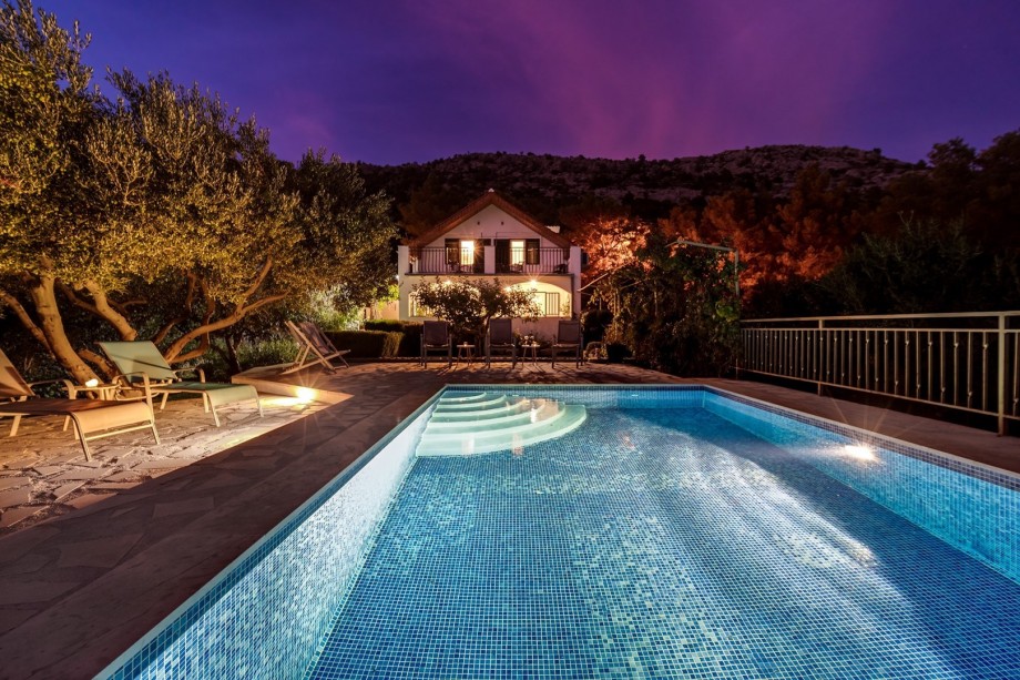 Relax and enjoy a glass of wine on hot summer evenings