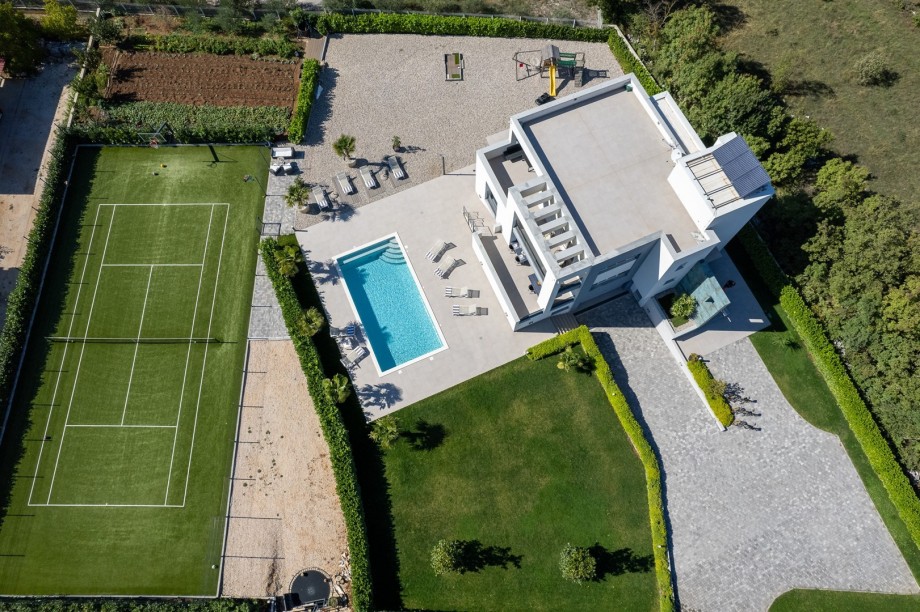 Villa Marijeta exklusive 5-Sterne-Villa mit beheiztem Pool, 6 Schlafzimmern, Tennis- und Basketballplatz