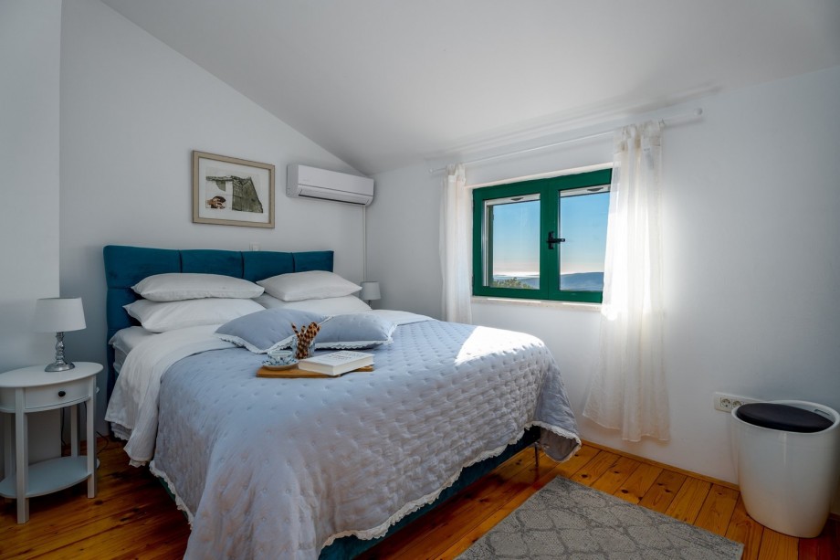 Bedroom No2 with double bed, air-conditioned