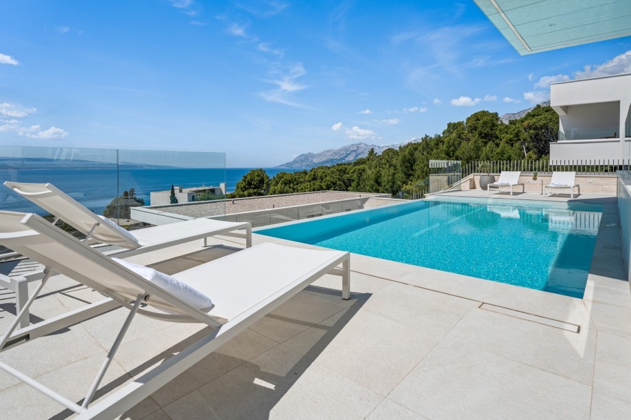 Spectacular sea views and Mediterranean atmosphere are the main highlight of this property