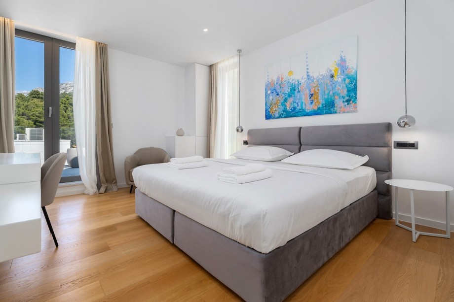 Bedroom No4 (25sqm) with a super king size bed 210x200cm, TV, A/C, first floor