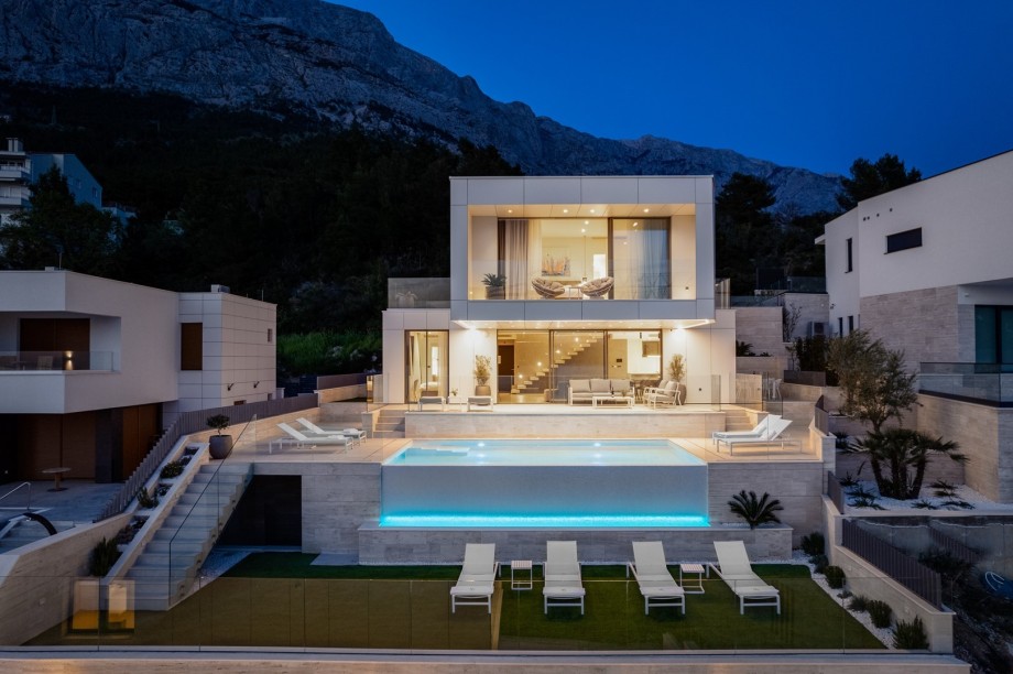 The whole area, the same as Villa Arya offers a lot of possibilities to make your holidays more interesting