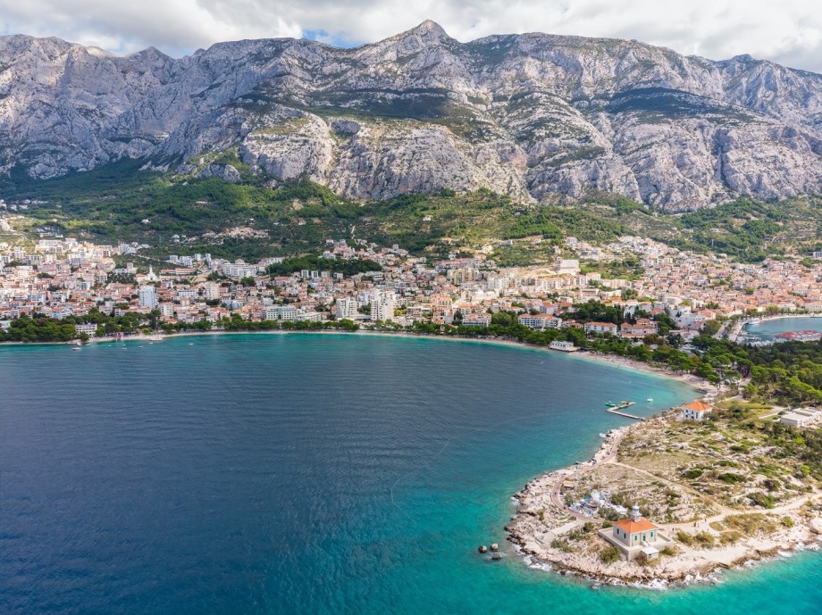 Makarska (10 km away) is a port town on Croatia’s Dalmatian coast, known for its Makarska Riviera beaches, seafront promenade and nightlife.