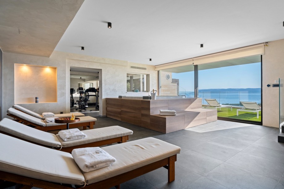 An air-conditioned Wellness zone (47sqm) and Gym zone (19 sqm) are located on the lower ground floor