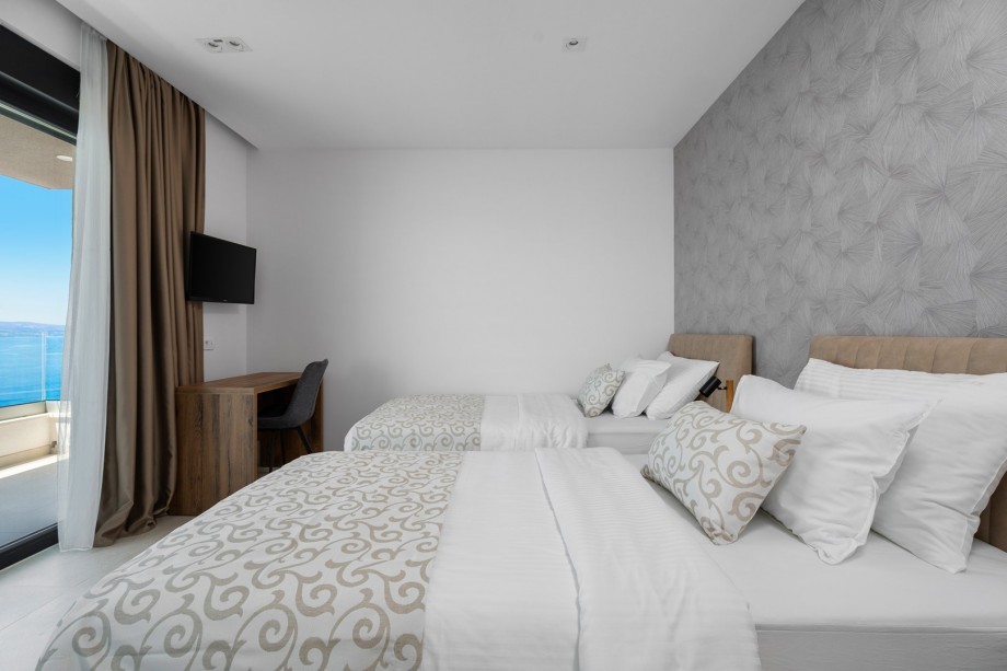 Bedroom NO3 (17 sqm) with two single beds 110cm x 210cm