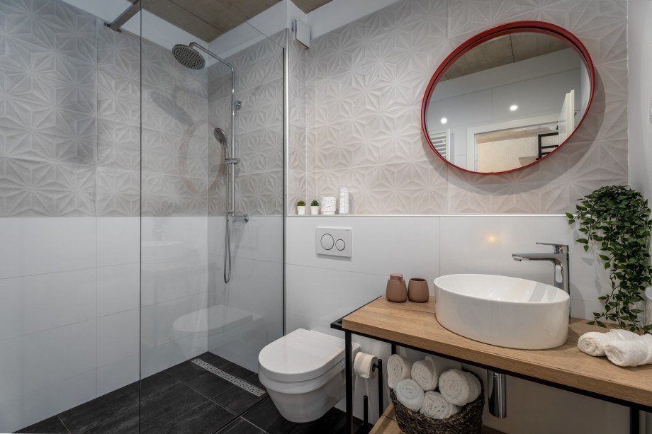 en suite Bathroom with shower