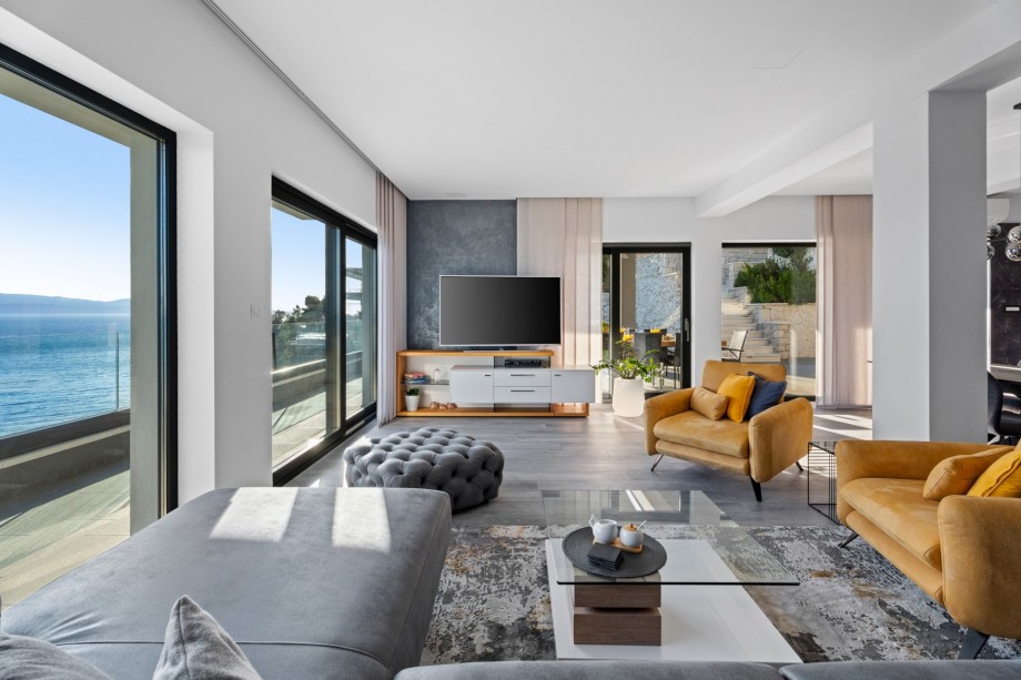 Villa offers open views of the sea, surrounding islands, and hills